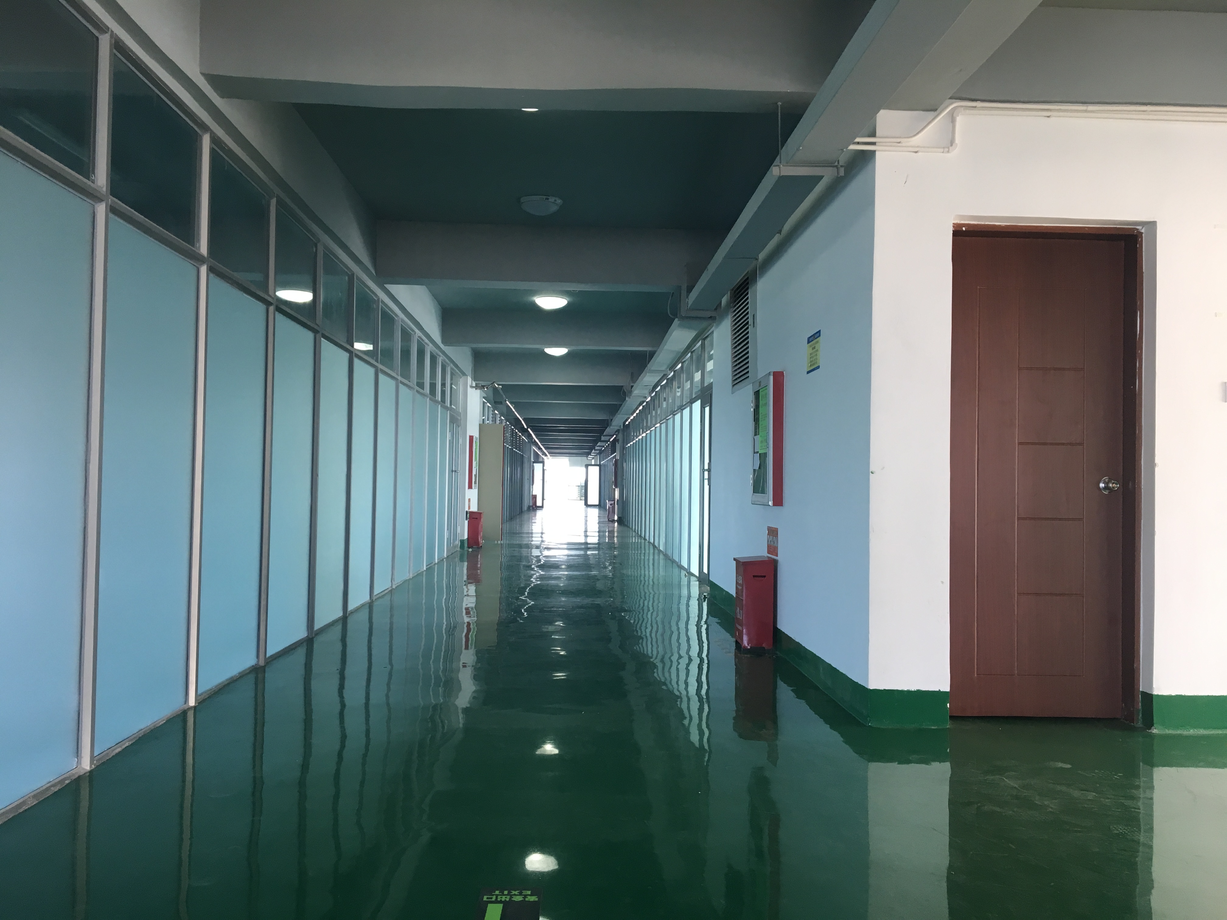 公司走廊